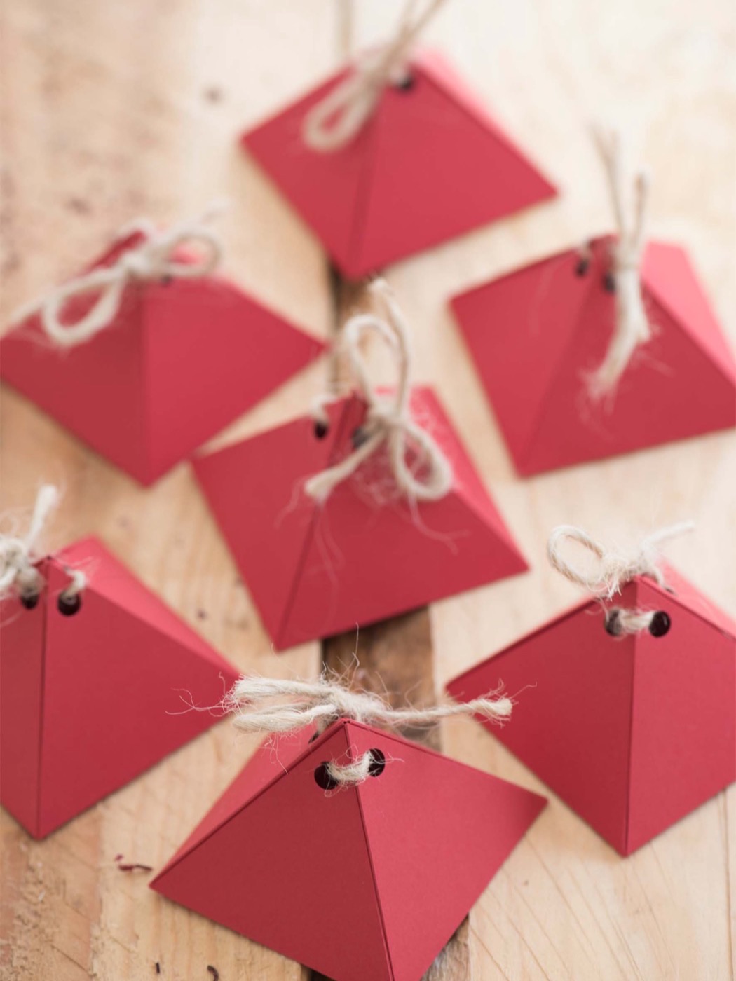 Nacarea pyramid gift box packaging