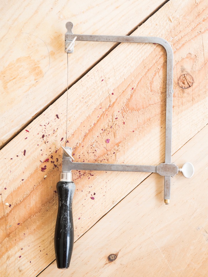 Cutting with the fretsaw